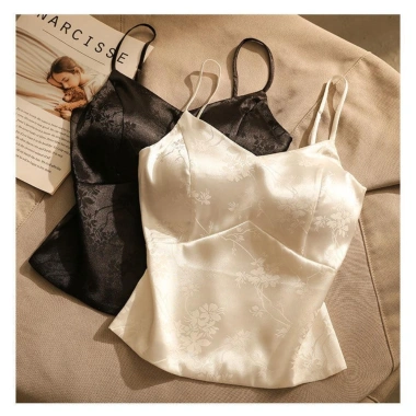 Áo Vest Satin Trung Hoa Spice Girl Mùa Hè Lưng Sling Lót Ngực Mỏng Top Ngắn Giá 99.036₫ 9 Áo Vest Satin Trung Hoa Spice Girl Mùa Hè Lưng Sling Lót Ngực Mỏng Top Ngắn Giá 99.036₫ 9