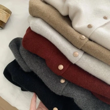 Áo vest top nữ không tay, cổ tròn, nút vàng, dệt kim Hàn Quốc giảm 19% chỉ 106.820₫