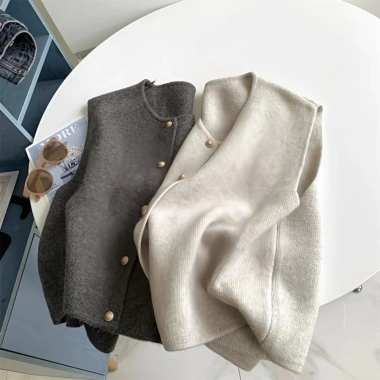 Áo vest top nữ không tay, cổ tròn, nút vàng, dệt kim Hàn Quốc giảm 19% chỉ 106.820₫