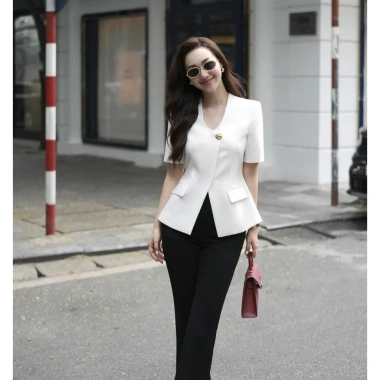 Áo Vest Vạt Chéo Công Sở ELENA Chiết Eo Dài Túi Trước Sang Trọng Form A22 409.000₫