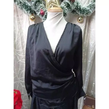Áo voan cổ chéo đính ngọc DLL COLLECTION bymo - Thanh lý SIZE M 115k
