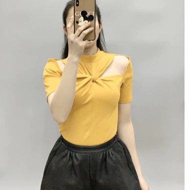 Áo zip xoắn cộc tay thun co giãn - Giá chỉ 69.000đ, phong cách năng động