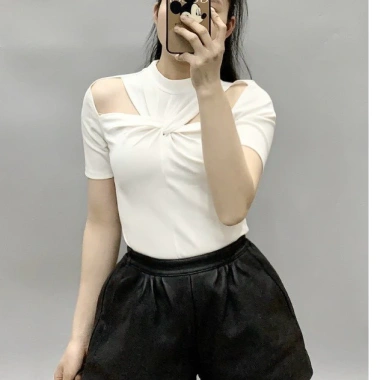 Áo zip xoắn cộc tay thun co giãn - Giá chỉ 69.000đ, phong cách năng động 3 Áo zip xoắn cộc tay thun co giãn - Giá chỉ 69.000đ, phong cách năng động 3