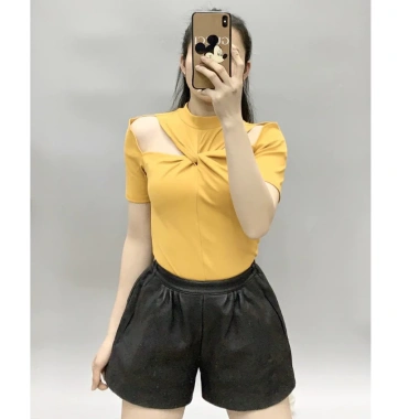 Áo zip xoắn cộc tay thun co giãn - Giá chỉ 69.000đ, phong cách năng động