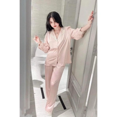 B28 Bộ Ngủ Lụa Dài Tay Tiểu Thư Cúc Ngọc Hồng Phương Linh Cao Cấp - 339.000đ 3