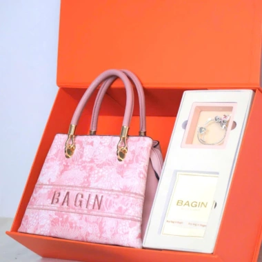 BAGIN Túi Quai Xách Nữ Quốc Tế Sang Trọng, Cứng Cáp, Phù Hợp Tiệc & Công Sở 599.000₫ 4 BAGIN Túi Quai Xách Nữ Quốc Tế Sang Trọng, Cứng Cáp, Phù Hợp Tiệc & Công Sở 599.000₫ 4