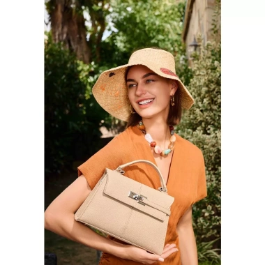 BAGIN Túi Xách Tay Nữ Công Sở Da Vân Cao Cấp Khóa Kim Bạc – Giá 319.000 VND 4 BAGIN Túi Xách Tay Nữ Công Sở Da Vân Cao Cấp Khóa Kim Bạc – Giá 319.000 VND 4