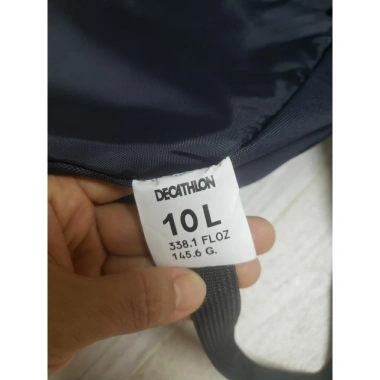Balo Quechua 10L siêu nhẹ xanh đậm – tiện cho leo núi & dã ngoại, chỉ 85.000₫ 3