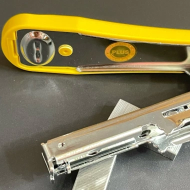 Bấm kim số 10 Plus - Đầu kim siêu mỏng, bám chắc, giá chỉ 30.000đ