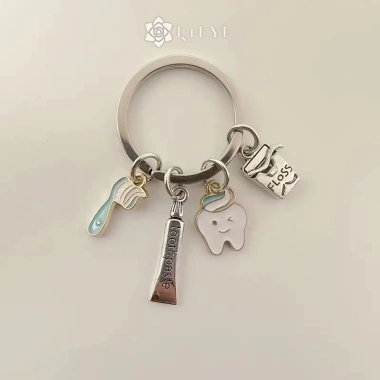 Bàn Chải Đánh Răng Men Qrhyk Thiết Kế Dễ Thương, Móc Khóa Quà Tặng Yêu Thương
