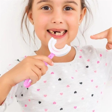 Bàn chải đánh răng U WEETW Silicone cho bé 2-12 tuổi – Tay cầm tiện lợi, giá ưu đãi 39.600đ 2