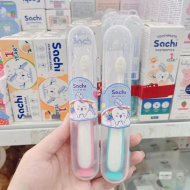 Bàn chải Sachi cho bé sợi lông tơ siêu mịn, đế hít và hộp đựng tiện lợi, chỉ 45.000 VNĐ 2