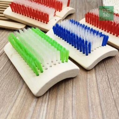 Bàn chải sợi cước tay cầm tre - Chà sàn, giặt đồ, vệ sinh, giá chỉ 7.000₫