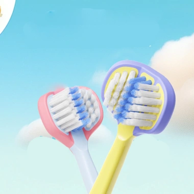 Bàn chải trẻ em 2 chiếc lông mềm ba đầu, phù hợp 3‑12 tuổi, chăm sóc răng miệng, giao hàng nhanh, giá ưu đãi 30.150₫