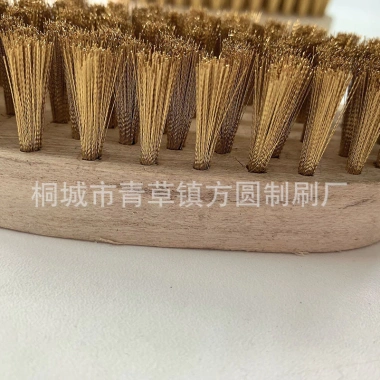 Bàn chải vệ sinh đánh rỉ sét, cọ chà rửa lốc máy bo tròn bầu dục - Giá 45.000đ