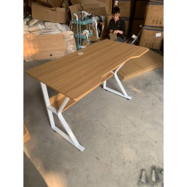 Bàn chân sắt kệ lửng cho sách, mặt gỗ MDF chống ẩm, kích thước 1m2*60 Giá ưu đãi 335.000 VNĐ
