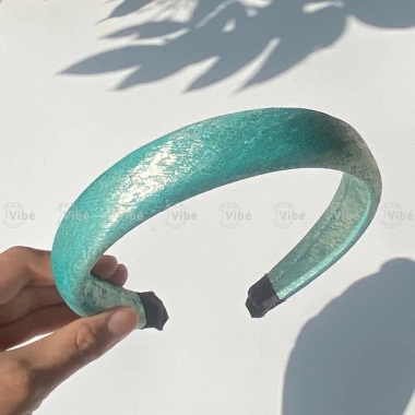 Băng đô cài tóc bé gái ViBe vải lấp lánh sang trọng, phụ kiện Tết giá 32.500 VND