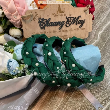 Băng đô vải bờm cài tóc tết điểm ngọc – Phụ kiện áo dài truyền thống, đẹp 39.359₫ 6 Băng đô vải bờm cài tóc tết điểm ngọc – Phụ kiện áo dài truyền thống, đẹp 39.359₫ 6