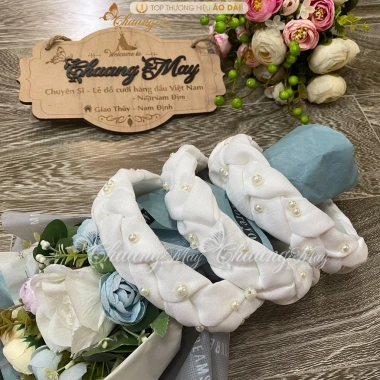 Băng đô vải bờm cài tóc tết điểm ngọc – Phụ kiện áo dài truyền thống, đẹp 39.359₫