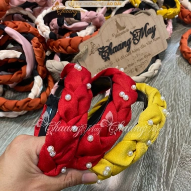 Băng đô vải bờm cài tóc tết điểm ngọc – Phụ kiện áo dài truyền thống, đẹp 39.359₫ 10 Băng đô vải bờm cài tóc tết điểm ngọc – Phụ kiện áo dài truyền thống, đẹp 39.359₫ 10