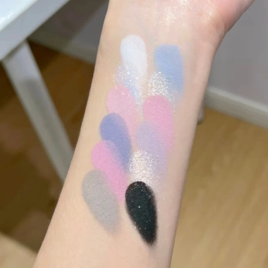 Bảng phấn mắt 16 ô màu HOLD LIVE Magic Eyeshadow HLIV111 - Nhũ mịn lì, màu sắc đa dạng, giá ưu đãi 158k 3 Bảng phấn mắt 16 ô màu HOLD LIVE Magic Eyeshadow HLIV111 - Nhũ mịn lì, màu sắc đa dạng, giá ưu đãi 158k 3