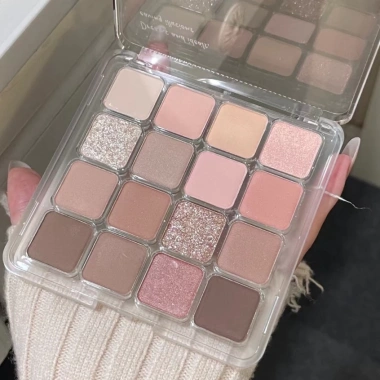 Bảng phấn mắt 16 ô màu HOLD LIVE Magic Eyeshadow HLIV111 - Nhũ mịn lì, màu sắc đa dạng, giá ưu đãi 158k