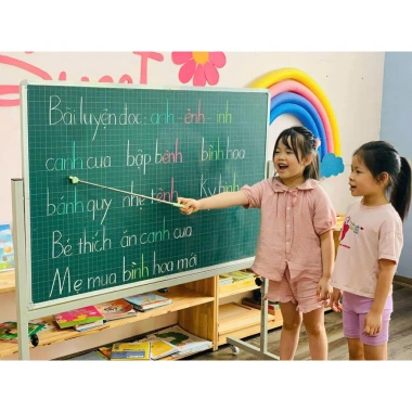 Bảng Từ Xanh Ô Ly 2x2cm cho Học Sinh Luyện Chữ - Tặng Phấn, Lau Bảng, 2 Nam Châm - Giá 383.000₫ 2