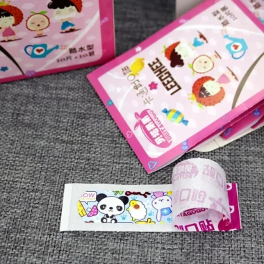 Băng Y Tế Urgo Hộp 100 - Hình dạng hoạt hình dễ thương, ngừa nhiễm trùng, 19.300 VND 8 Băng Y Tế Urgo Hộp 100 - Hình dạng hoạt hình dễ thương, ngừa nhiễm trùng, 19.300 VND 8