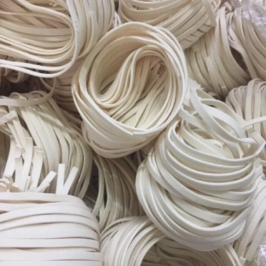 Bánh canh khô 2kg - Giá 82.000₫, ngon giòn, bảo quản lâu, giảm 17% 2 Bánh canh khô 2kg - Giá 82.000₫, ngon giòn, bảo quản lâu, giảm 17% 2