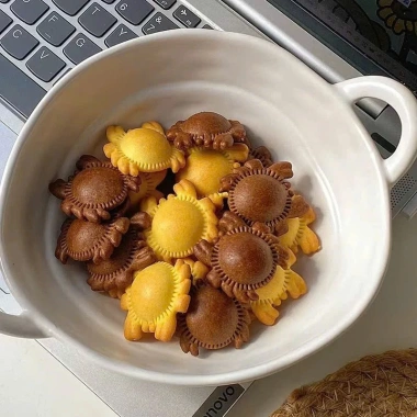 Bánh Cua Nhân Kem Bơ Sữa 250g - Giá 54.000đ, thơm béo, ngọt mềm, khuyến mại 3