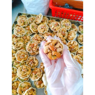 Bánh hoa mai mix hạt dinh dưỡng 250g - Giòn tan, giàu protein, giá chỉ 45.000 VND