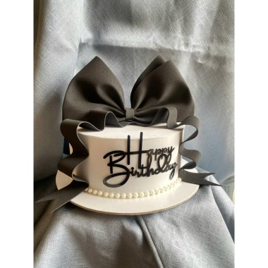 Bánh kem nơ đen Happy Birthday - Thần bí, chụp hình, trưng bày, giảm còn 100.000₫