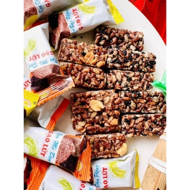Bánh kẹo Tết Kẹo gạo lứt đậu phộng mè đen ít ngọt Phú Xuân 100-500gr Giá 20.392₫ 5