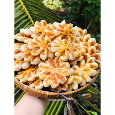 Bánh khóm hoa mai nhà làm hộp 500g - Quà Tết sang trọng, giảm giá 105.000 VND 4 Bánh khóm hoa mai nhà làm hộp 500g - Quà Tết sang trọng, giảm giá 105.000 VND 4