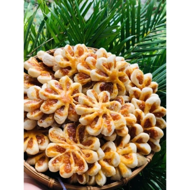 Bánh khóm hoa mai nhà làm hộp 500g - Quà Tết sang trọng, giảm giá 105.000 VND