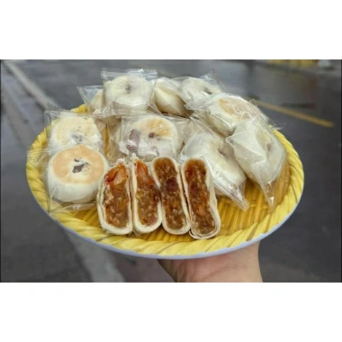 Bánh pía mini 1kg nhân gà quay và lạp xưởng Tân Dân Lợi giá ưu đãi 169.000đ