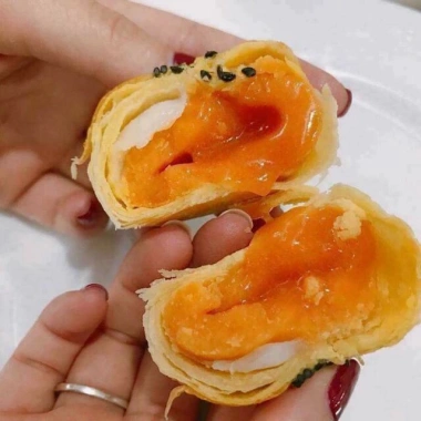 Bánh pía ngàn lớp Đài Loan nhân trứng chảy 50g - Giá 11.000₫, thơm ngon, mềm dẻo