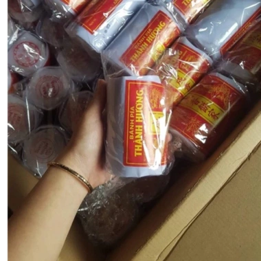 Bánh pía Thành Hương sầu riêng trứng muối 350g (4 cái) - Giảm giá 70.000đ 7 Bánh pía Thành Hương sầu riêng trứng muối 350g (4 cái) - Giảm giá 70.000đ 7