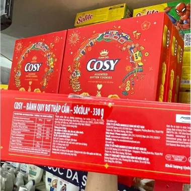 Bánh Quy Bơ Thập Cẩm Cosy Hộp Tết 315g - Kèm Túi Xách, Giá Ưu Đãi 99.000 VND 2 Bánh Quy Bơ Thập Cẩm Cosy Hộp Tết 315g - Kèm Túi Xách, Giá Ưu Đãi 99.000 VND 2