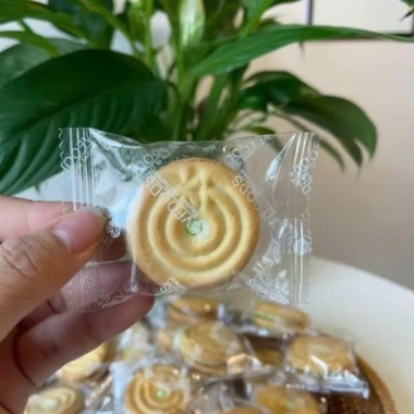 Bánh quy bông mai VFOODS Thái Lan 1kg - Nhân mứt khóm, giảm giá 94.000đ