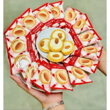 Bánh quy hạnh nhân 1kg 2 màu xanh đỏ - Hàng Date mới, giảm giá 120.000đ