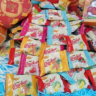 Bánh quy tết và cân rời Tân Việt Nhật - Nhiều vị ngon giòn, giảm còn 39.000₫