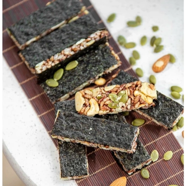 Bánh Rong Biển Kẹp Hạt 250g – Snack ít calo, ăn vặt healthy, tiện lợi mang đi 4 Bánh Rong Biển Kẹp Hạt 250g – Snack ít calo, ăn vặt healthy, tiện lợi mang đi 4