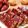 Bánh táo đỏ bổ dưỡng 500g combo tân cương và hạt óc chó – Siêu nghiền, giá 27.500đ