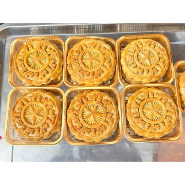 Bánh trung thu handmade Hỏa tốc 250g 200g 75g 2 trứng muối 1 trứng siêu ngon TN FOOD giảm giá 45.000 VND 4