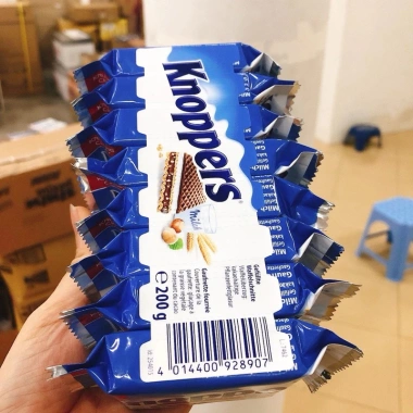 Bánh xốp Socola Knoppers Minis 200g - Giảm giá chỉ 178.000 (giá gốc 229.620), vị thơm ngọt, ăn liền tiện lợi