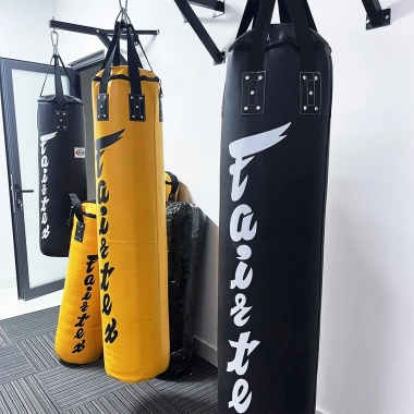 Bao Cát Boxing Fairtex 150cm Nhồi Cao Cấp - Giá ưu đãi 1,300,000₫ 10 Bao Cát Boxing Fairtex 150cm Nhồi Cao Cấp - Giá ưu đãi 1,300,000₫ 10