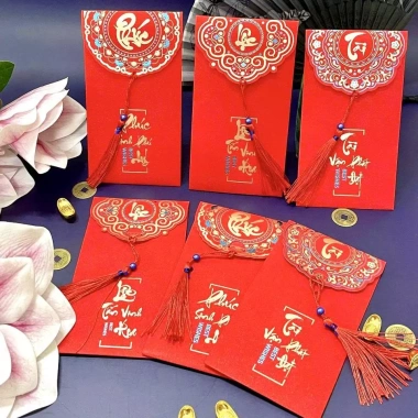 Bao Lì Xì Đỏ Tua Rua Kim Tuyến Lấp Lánh Phù Hợp Tết, Cưới, Mừng Thọ 8.410 VND