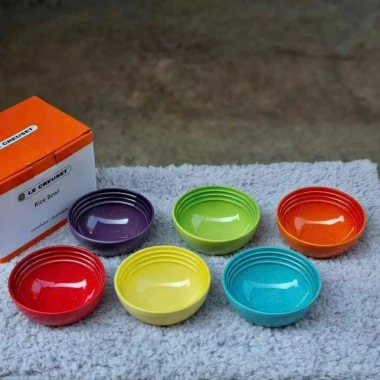 Bát ăn cơm Le Creuset 12cm mẫu mới sắc màu đậm - Giá chỉ 109.000 VNĐ, giảm mạnh 3