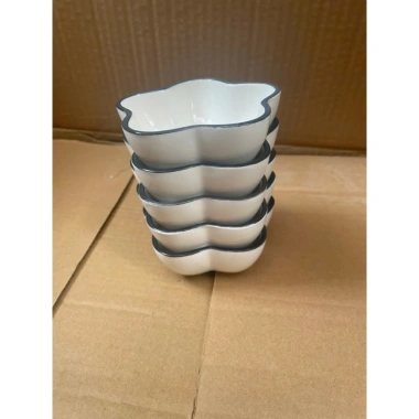 Bát chấm trắng viền đen cao cấp - thiết kế sang trọng, giá ưu đãi 35.000đ